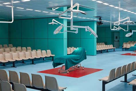 gucci decor fw18 show set direction